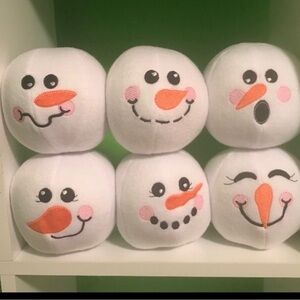 1 SINGULAR snowball, choose which face you like best and message me!